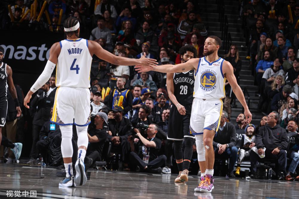 他球员碰到 他球员碰到