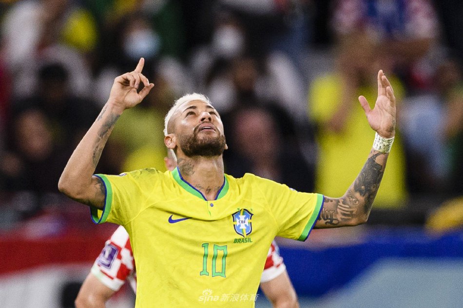 出了鹦鹉雕 出了鹦鹉雕