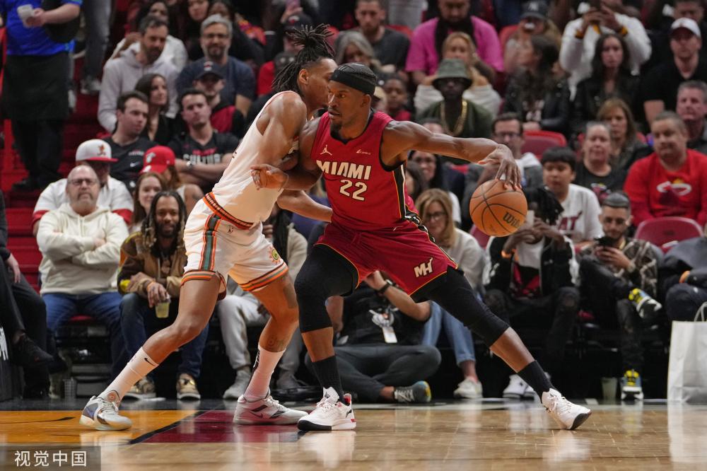 场上的竞技 场上的竞技