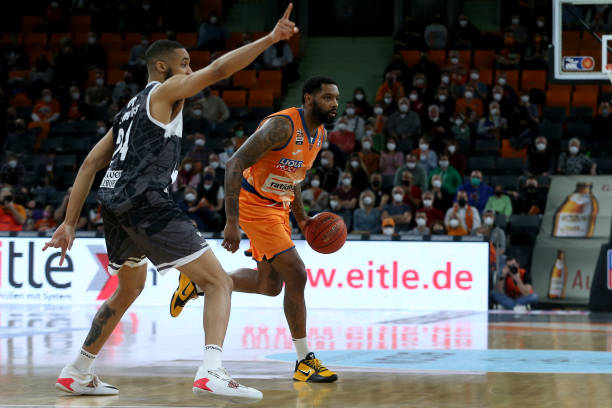 季继续保持 季继续保持