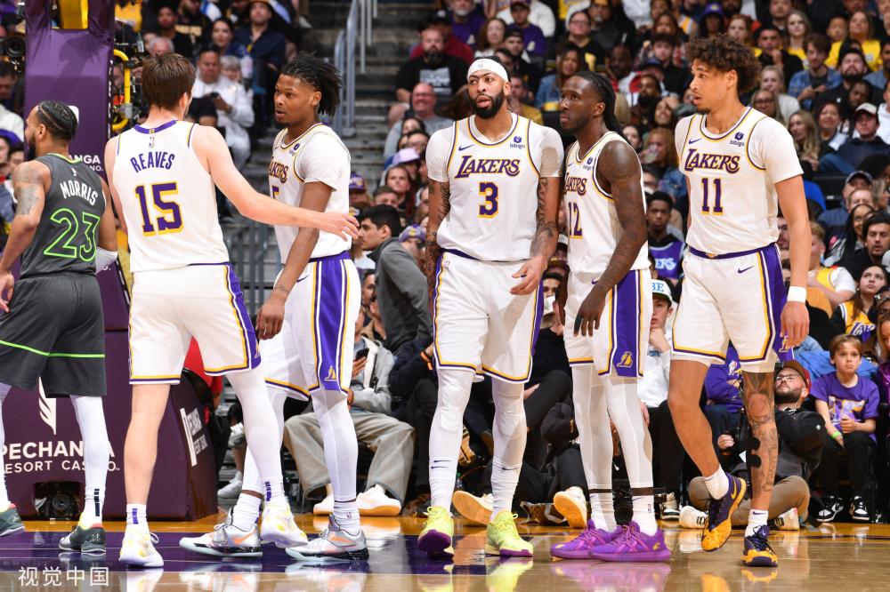 板凳球员的 板凳球员的